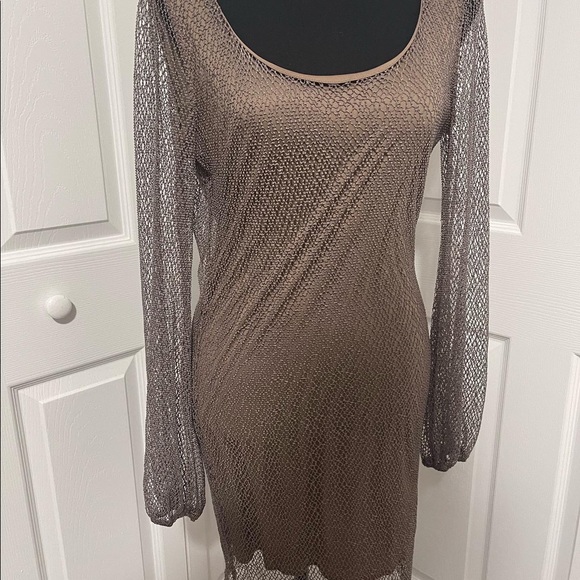 Foreign exchange dress - Picture 6 of 7